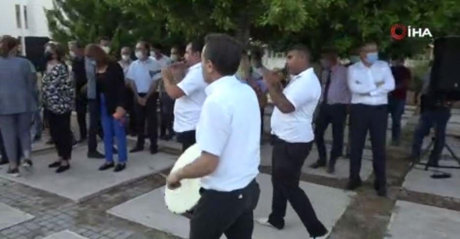 1.5 Adana Roket takımı davul zurnayla karşılandı