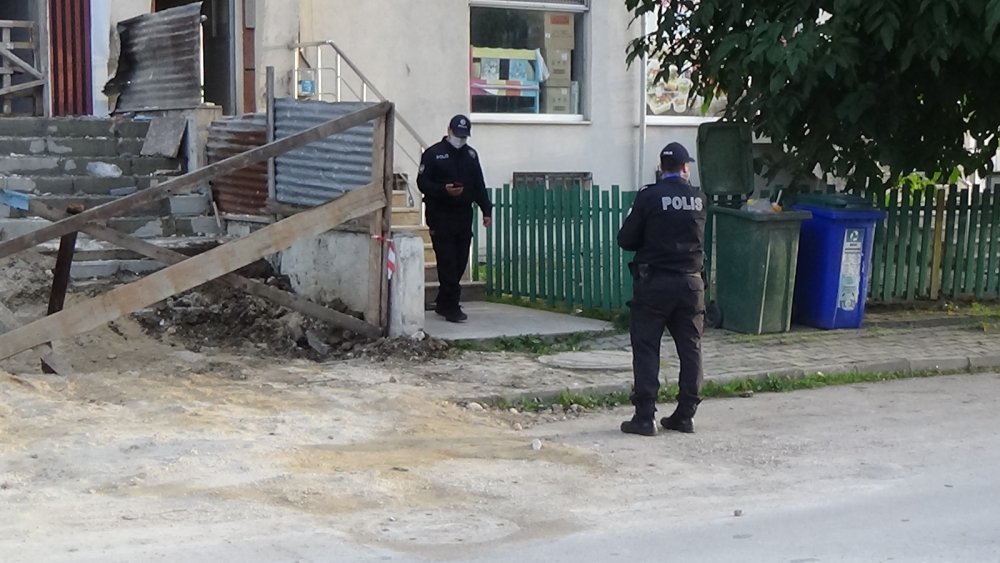 5 katlı inşaatın çatısından düşen 17 yaşındaki işçi hayatını kaybetti