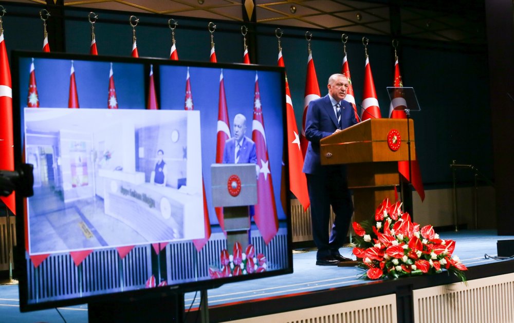 Cumhurbaşkanı Erdoğan: “Park ve bahçelerde yatanların bir kısmının öğrencilikle alakası yok”