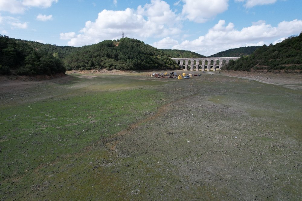 Bir kısmı kuruyan Alibeyköy Barajı film seti oldu