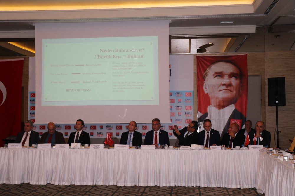 CHP Genel Başkan Yardımcısı ve Parti Sözcüsü Faik Öztrak, ekonomi masasında konuştu