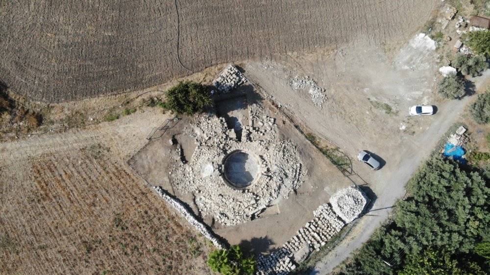 Aratos’un anıt mezarının bölgede eşsiz olduğu ortaya çıktı