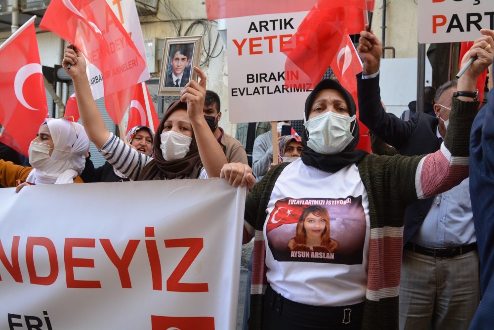 Diyarbakır annelerinden Hakkarili annelere destek