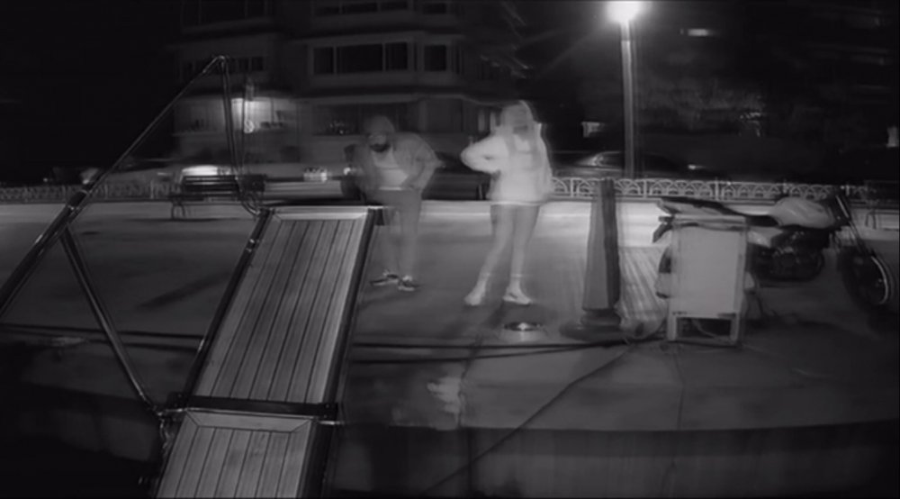 Bebek’te teknede silahlı kavga