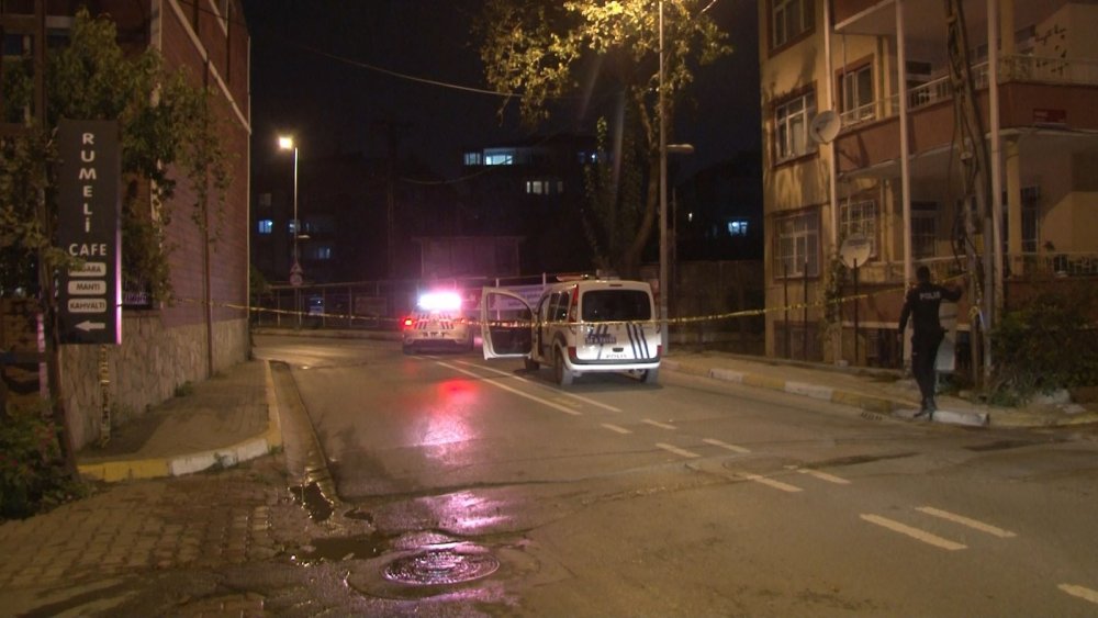 Avcılar’da ’dur’ ihtarına uymayan şüpheliler polise ateş açtı: 1 polis yaralı