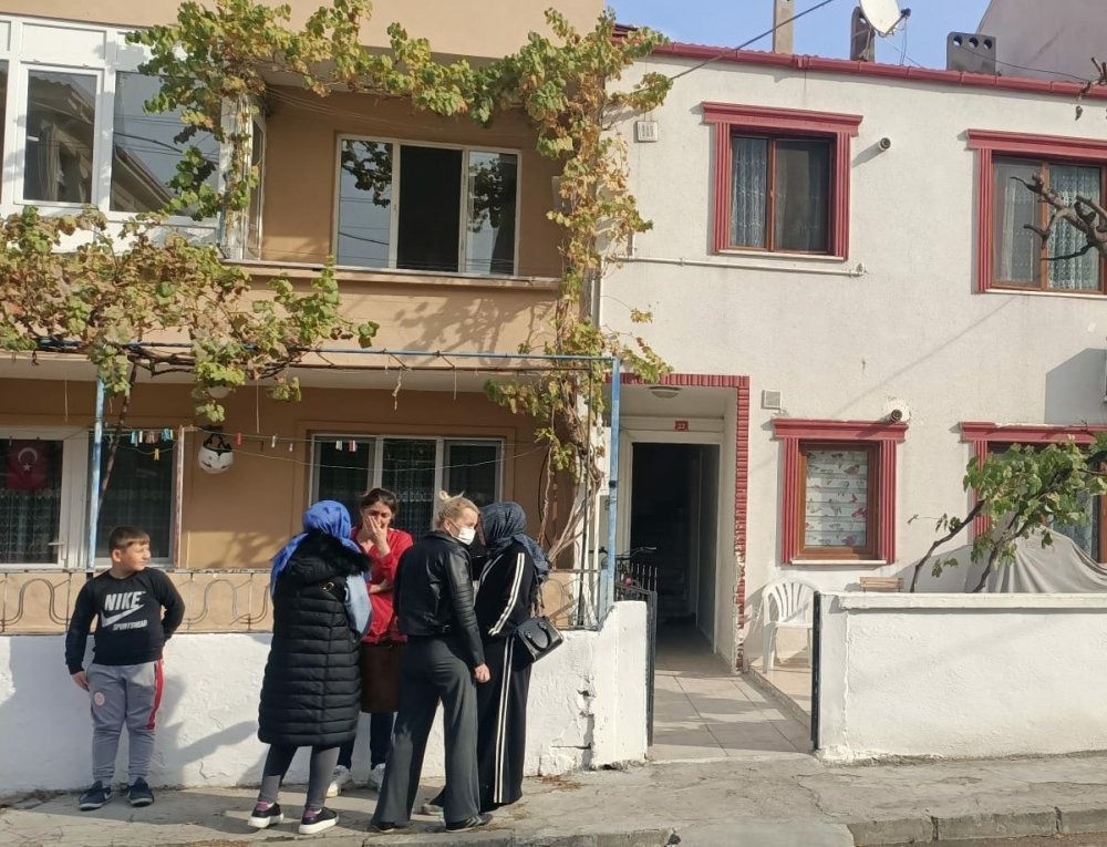 Şizofren amca uyuyan yeğenini bıçaklayıp öldürdü