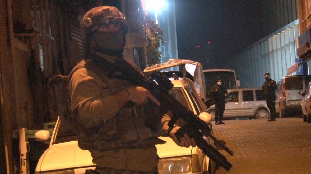 İstanbul’da uyuşturucu tacirlerine eş zamanlı operasyon