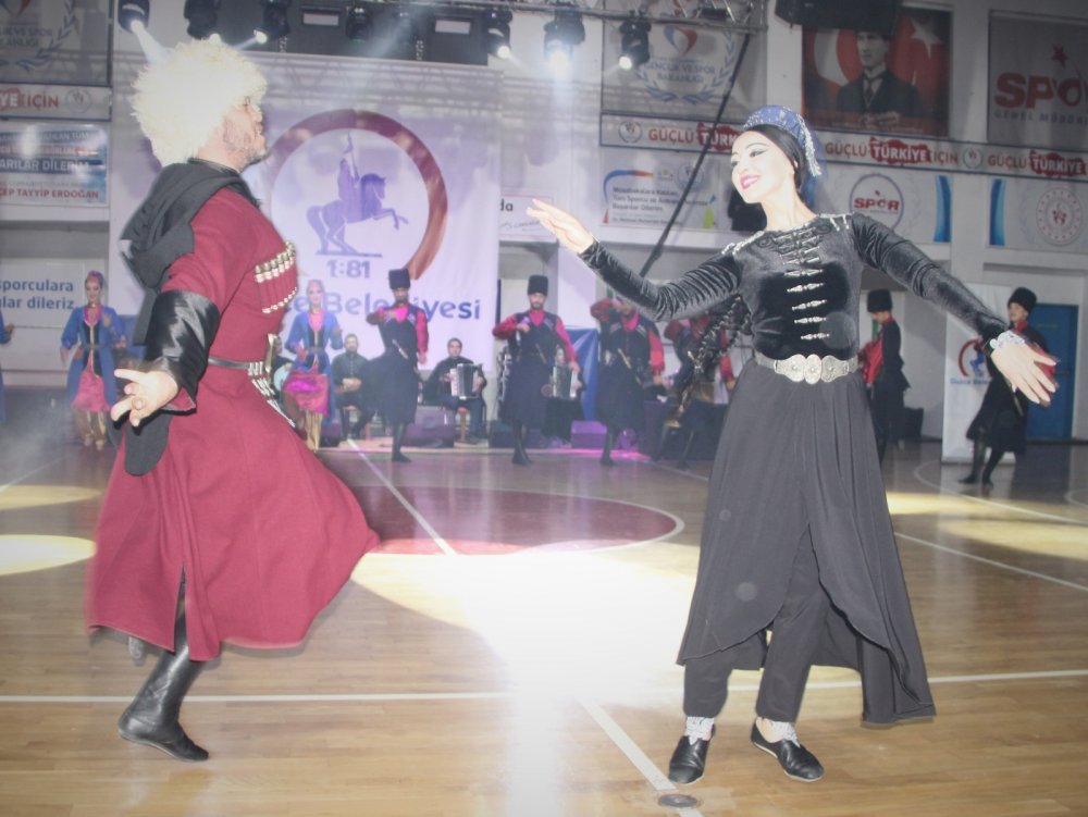 Kabardinka’nın gösterisi nefes kesti