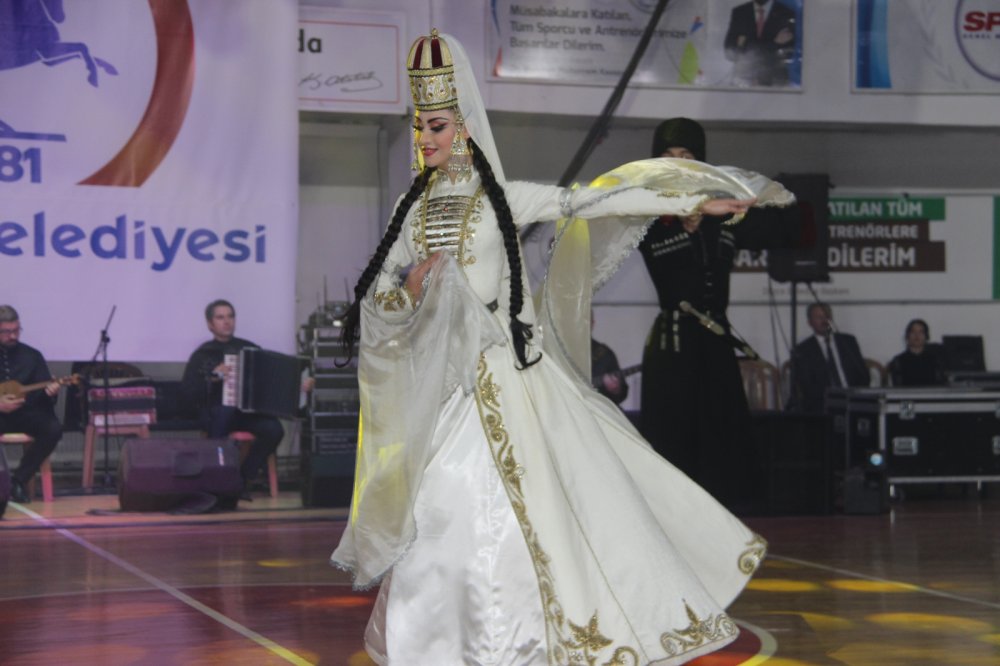 Kabardinka’nın gösterisi nefes kesti