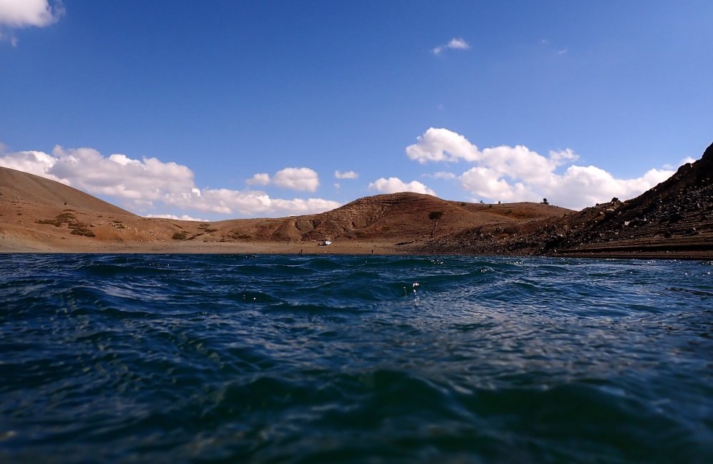 Öğretim üyesi Türkiye’nin en yüksek göllerinden biri olan Aygır Gölüne serbest dalış yaptı