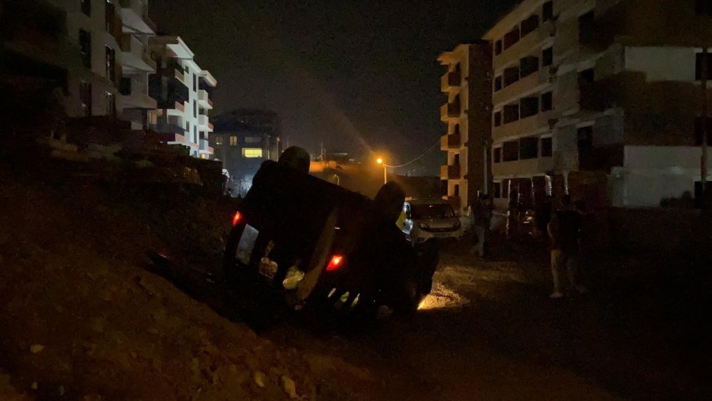 Bursa'da Polisten Kaçan şahısların araçları takla attı!
