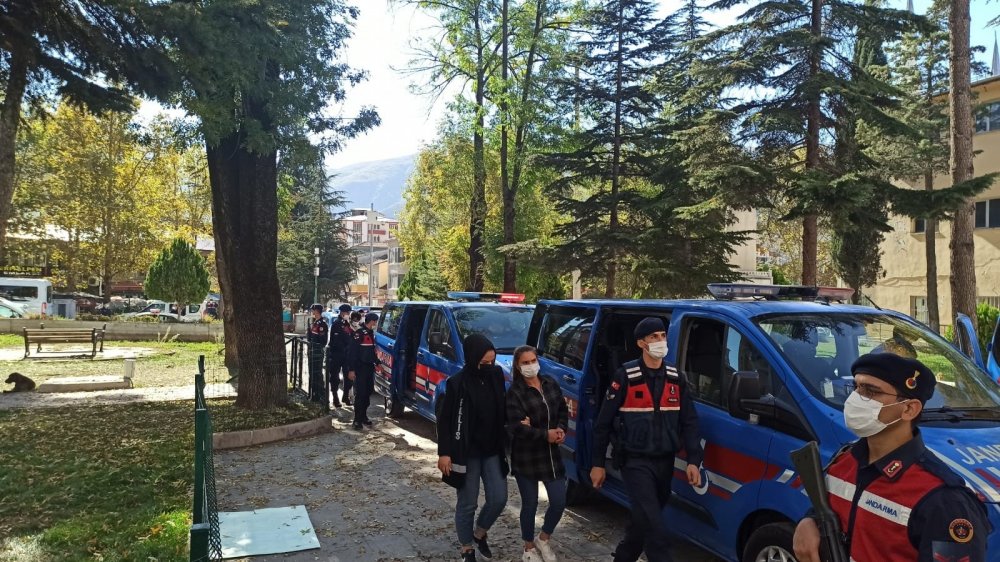 Yayla cinayetinde 5 tutuklama