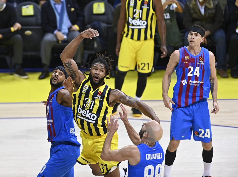 THY EuroLeague: Fenerbahçe: 74 - Barcelona: 76