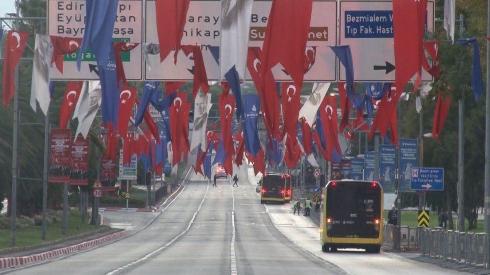 Vatan Caddesi 29 Ekim Cumhuriyet Bayramı kutlamaları nedeniyle trafiğe kapatıldı