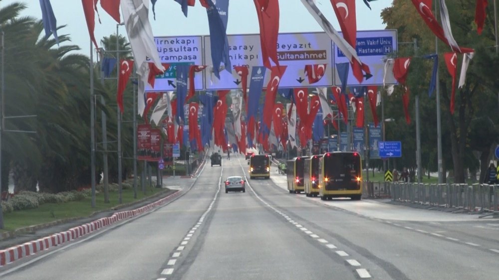 Vatan Caddesi 29 Ekim Cumhuriyet Bayramı kutlamaları nedeniyle trafiğe kapatıldı