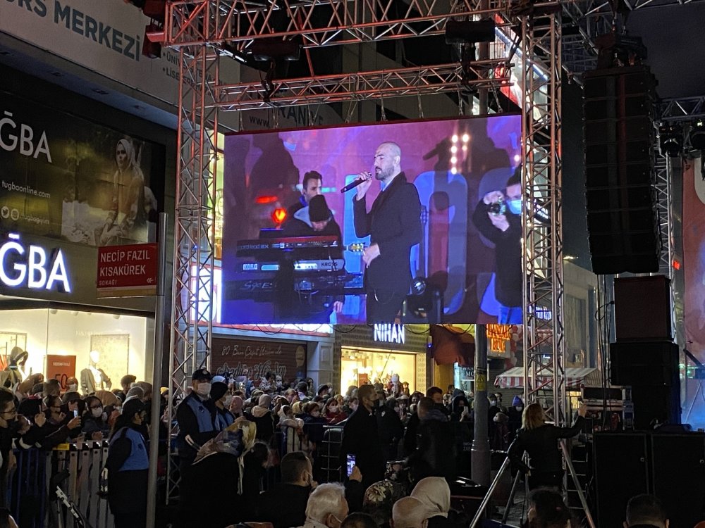 Ümraniye’de Soner Sarıkabadayı Konseri verildi