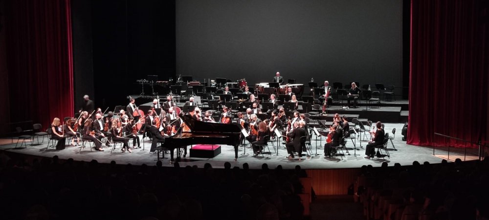 Bakan Ersoy:  Bugüne kadar çaldıkları en iyi konser salonu olduklarını söylediler