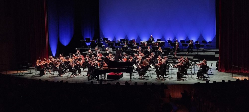 Bakan Ersoy:  Bugüne kadar çaldıkları en iyi konser salonu olduklarını söylediler