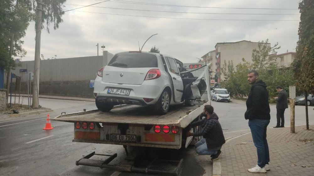 Kocaeli'de korkunç kaza! Kadın Sürücü Hayatını Kaybetti