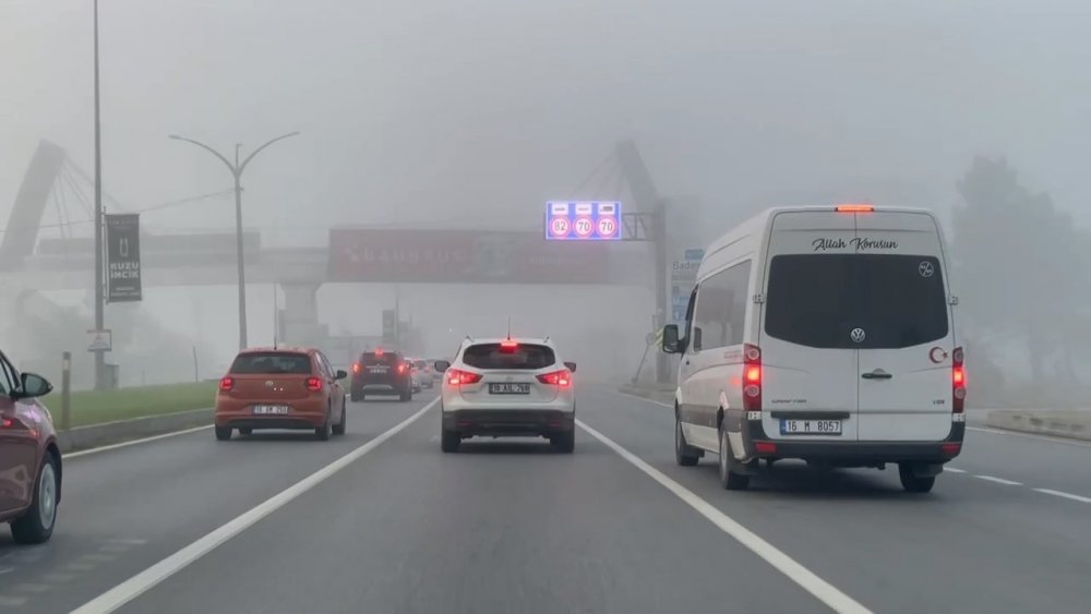 Bursa’da sabah saatlerinde yoğun sis etkili oldu