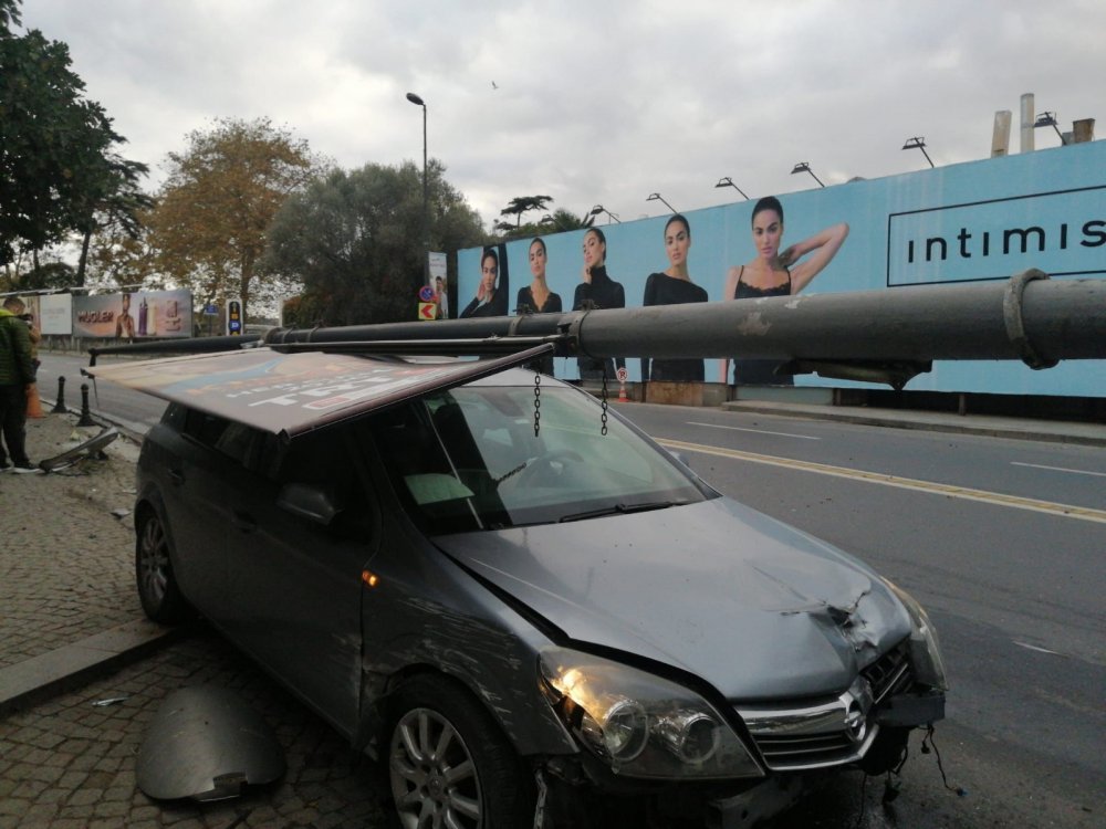 Beşiktaş Anadolu Lisesi müdürünün yaşadığı kaza kamerada