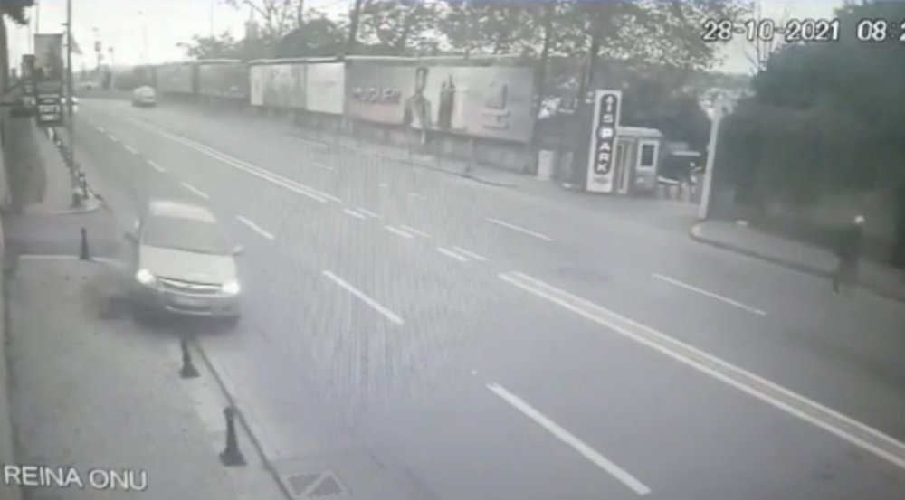 Beşiktaş Anadolu Lisesi müdürünün yaşadığı kaza kamerada