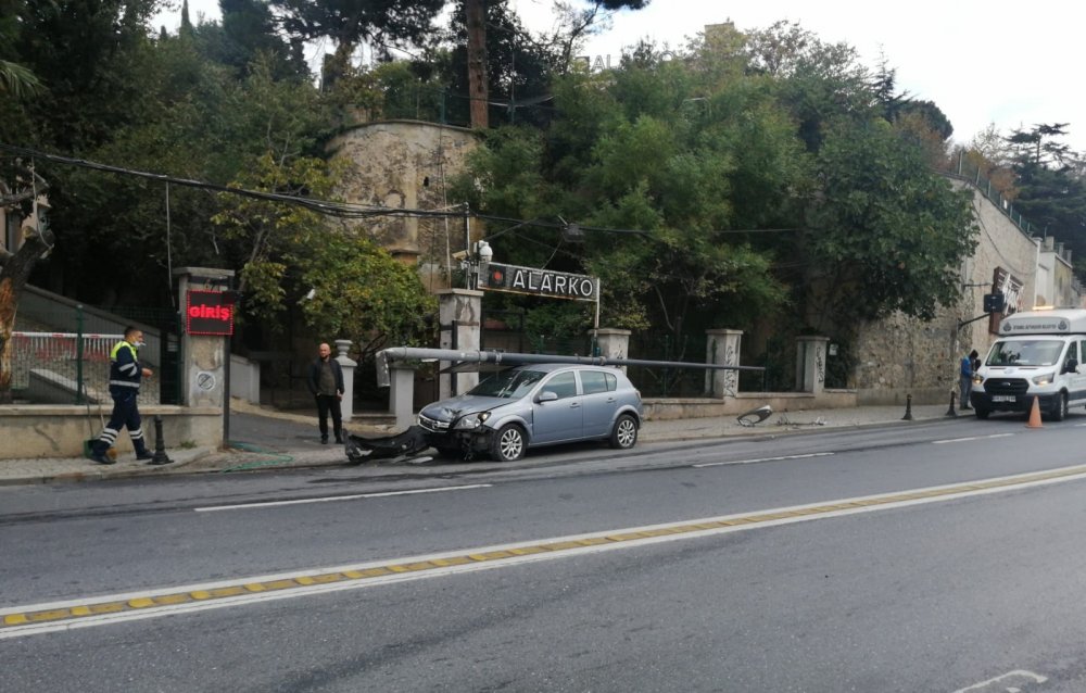 Beşiktaş Anadolu Lisesi müdürünün yaşadığı kaza kamerada