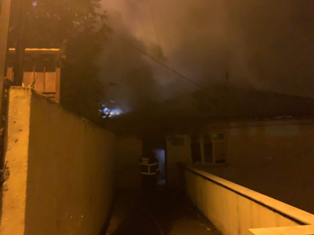 ’Çamaşır asmayın, buraları yakacağım’ dedikten sonra evinde yangın çıktı