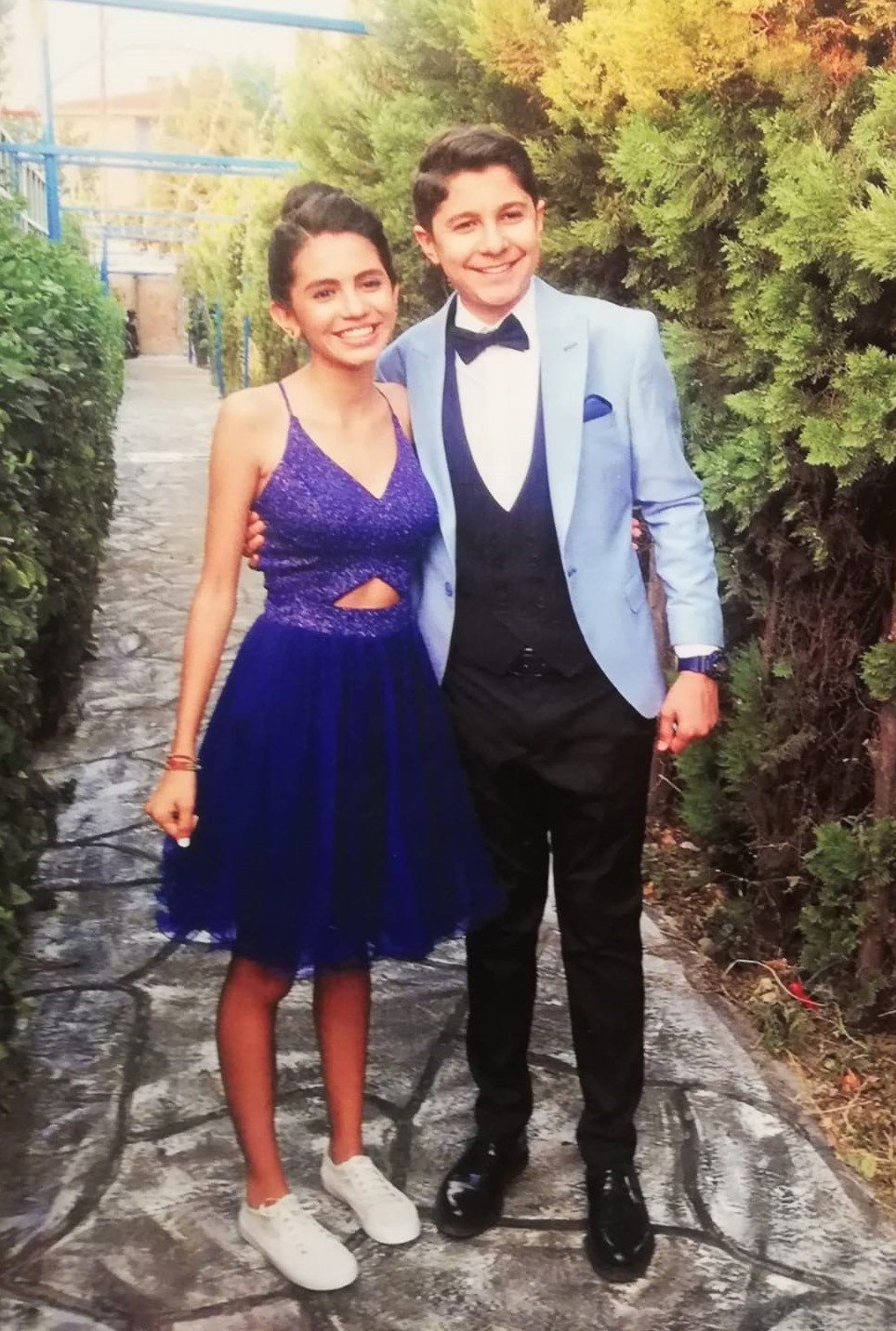 Depremde ölen ikizler için düzenlenen anma gecesinde duygu dolu anlar yaşandı