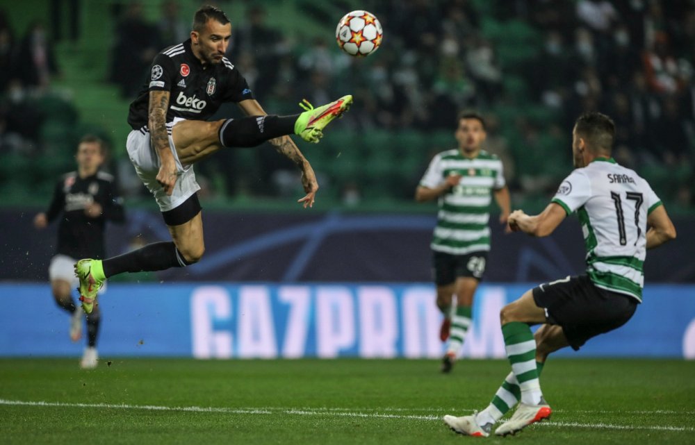 UEFA Şampiyonlar Ligi: Sporting: 3 - Beşiktaş: 0 (İlk yarı)