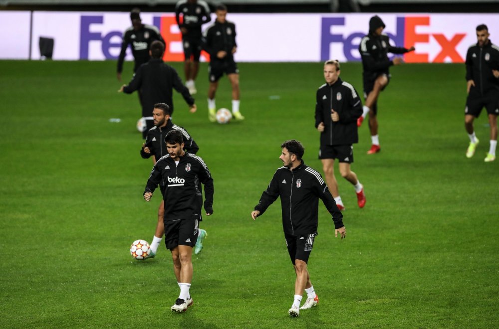 UEFA Şampiyonlar Ligi: Sporting: 3 - Beşiktaş: 0 (İlk yarı)