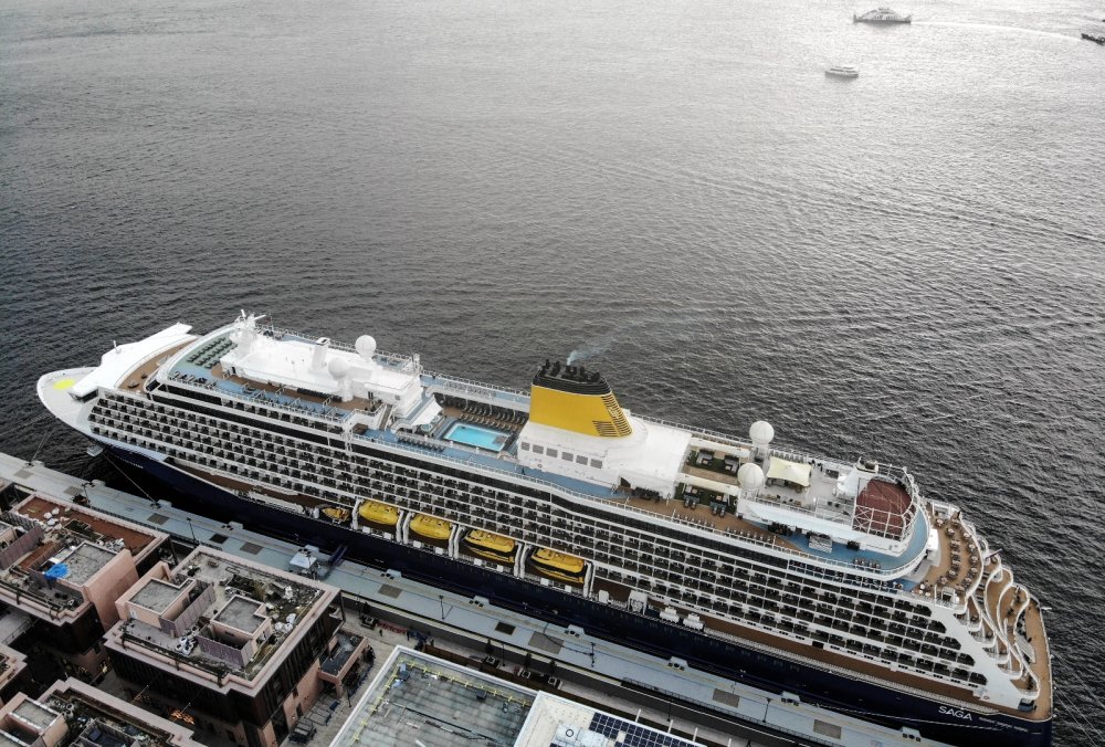 Dev kruvaziyer gemisi İstanbul’a demirledi