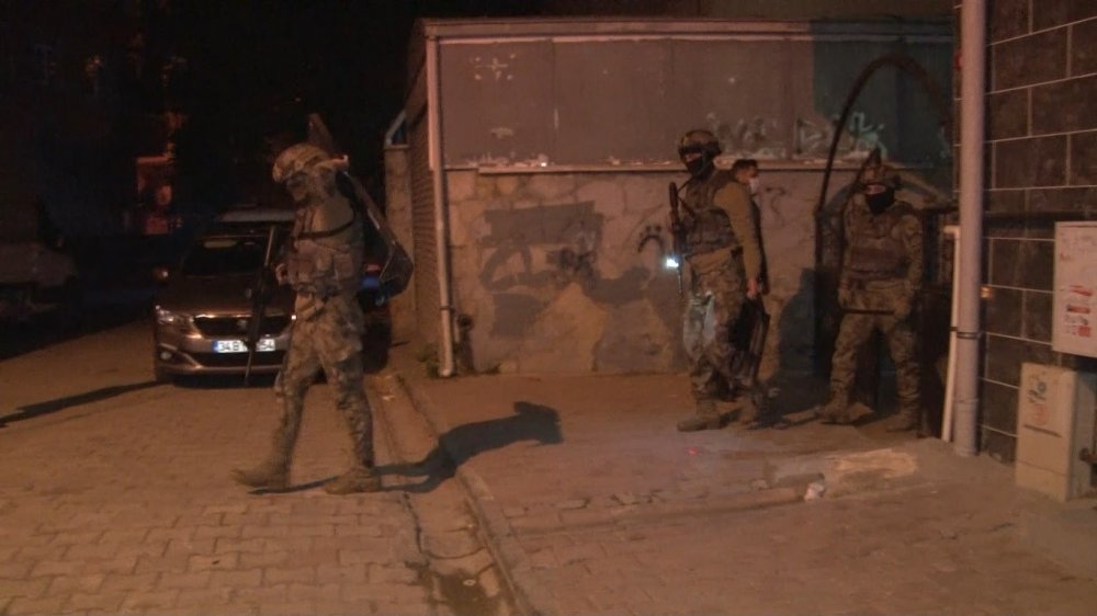 İstanbul’da “Sim Kart” çetesine yönelik eş zamanlı operasyon