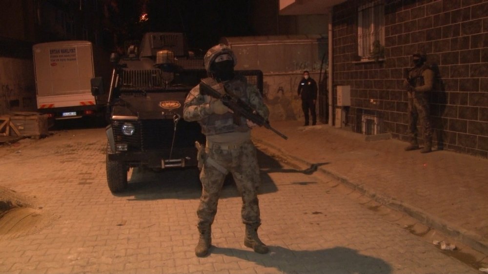 İstanbul’da “Sim Kart” çetesine yönelik eş zamanlı operasyon