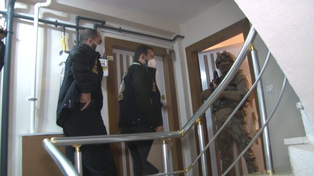 İstanbul’da “Sim Kart” çetesine yönelik eş zamanlı operasyon