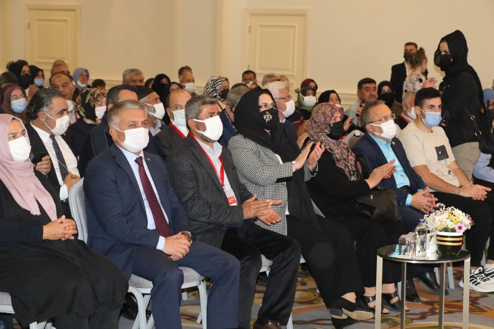 Bakan Yanık: “Bütün dünyaya 15 Temmuz ruhunu, tarihini, gerçeğini tek tek anlatacağız”