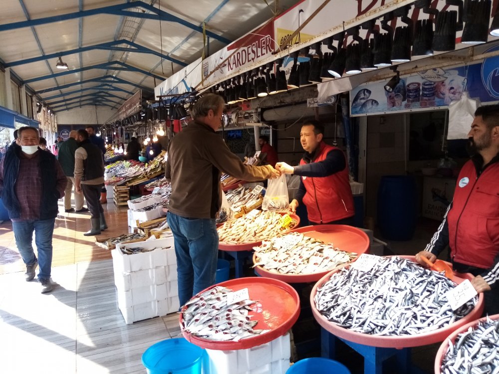 Balık fiyatları güzel havaya rağmen düşmüyor