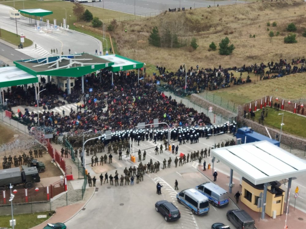 Belarus’ta 3 bin 500 göçmen Polonya sınırında toplandı