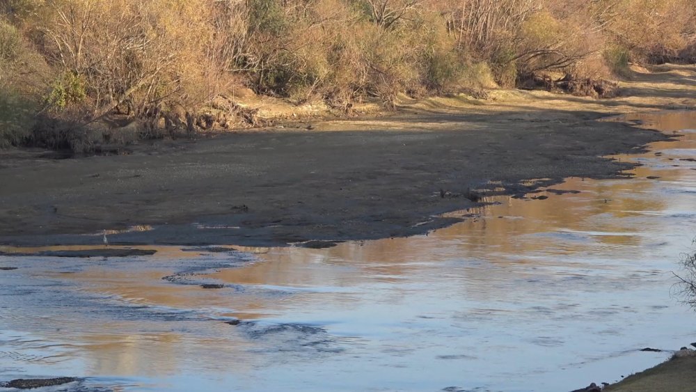 Türkiye’nin en uzun nehri Kızılırmak alarm veriyor: Su seviyesi azaldı, adacıklar ortaya çıktı