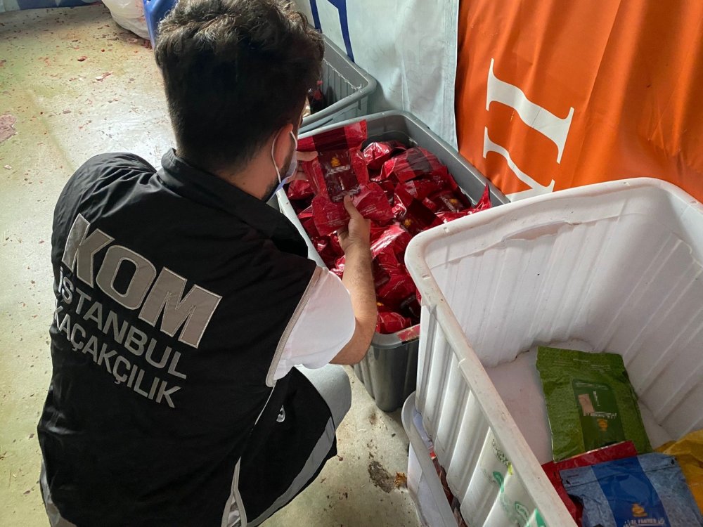 İstanbul merkezli 13 ilde kaçak nargile tütünü operasyonu