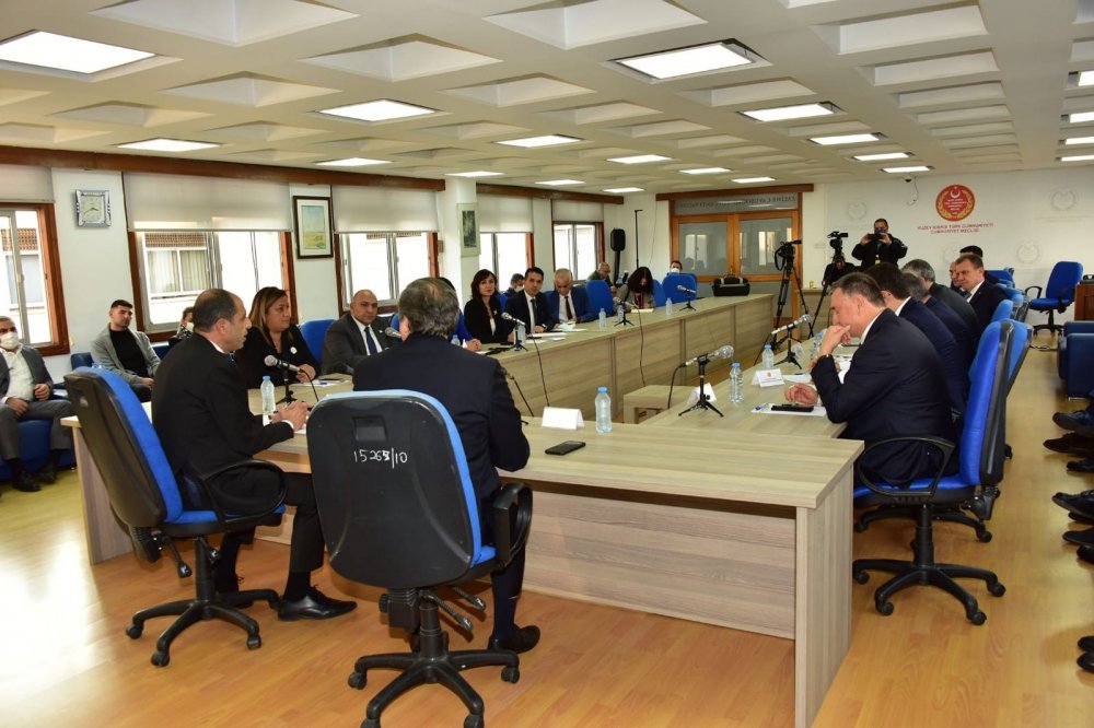 CHP’li belediye başkanları KKTC’de siyasi partiler ile bir araya geldi