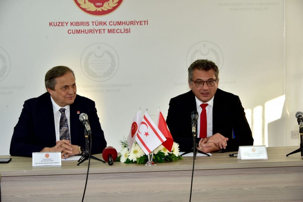 CHP’li belediye başkanları KKTC’de siyasi partiler ile bir araya geldi