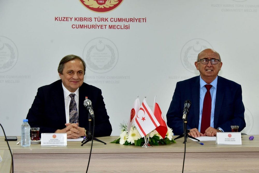 CHP’li belediye başkanları KKTC’de siyasi partiler ile bir araya geldi