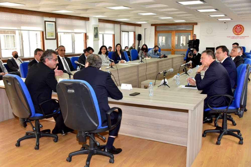 CHP’li belediye başkanları KKTC’de siyasi partiler ile bir araya geldi