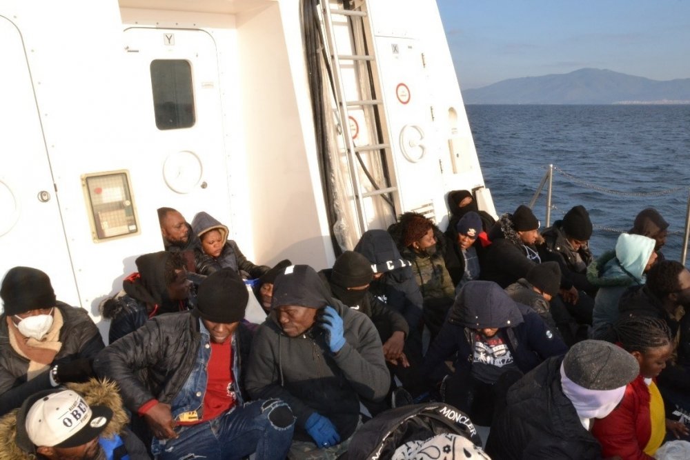 274 Düzensiz Göçmen Kurtarıldı