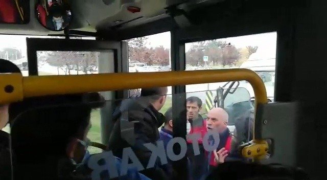 Yolda kamyonet terörü: Ring otobüsündeki 10’larca öğrencinin hayatını tehlikeye attı