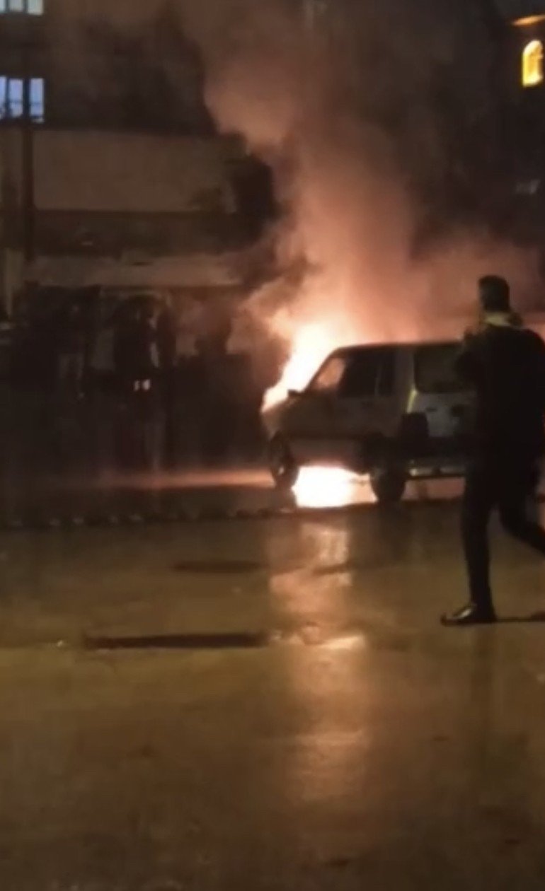 Bursa’da seyir halinde otomobil yandı, sürücü canını zor kurtardı