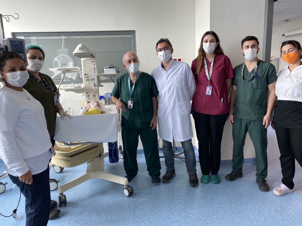 2 aylık Ecrin bebeğe hayat veren “kalp” ameliyatı
