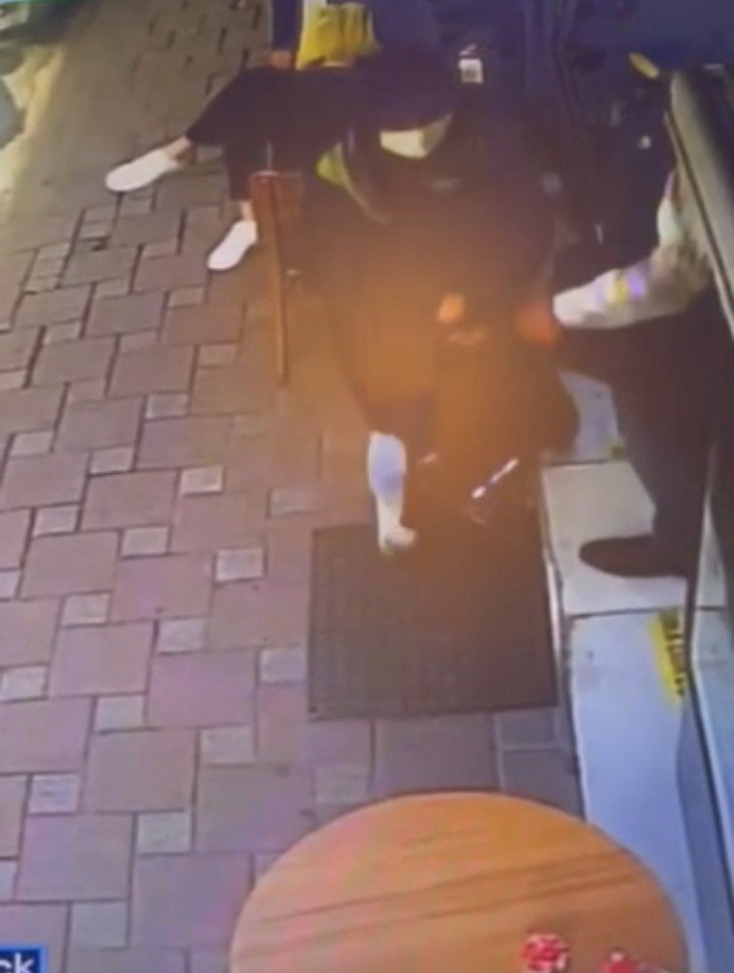 İstanbul’da 250 bin lira dolu çanta hırsızlığı kamerada