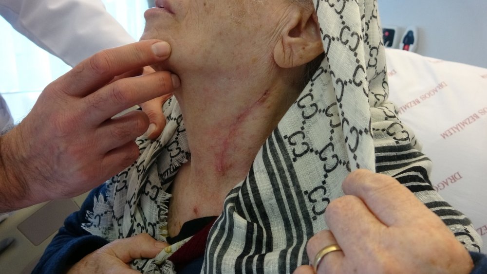 Pandemiyi bahane edip ameliyattan kaçan Huriye teyze, üç ameliyat birden oldu